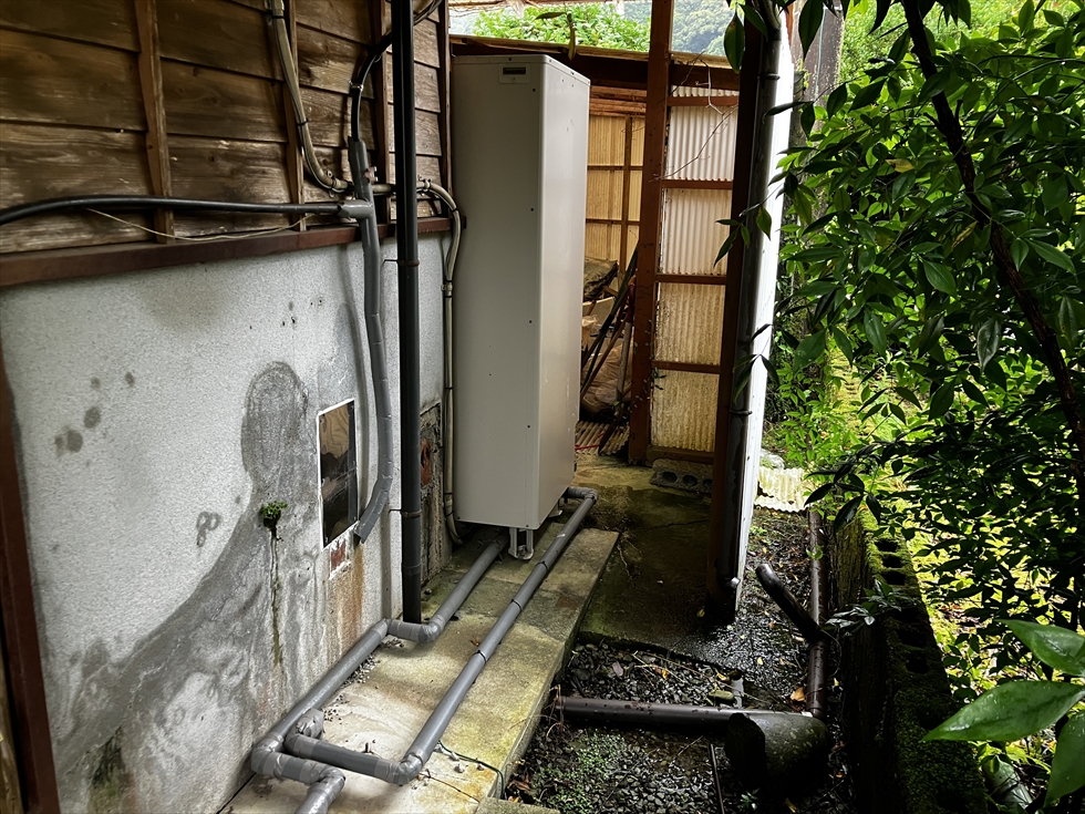 施工前(2017年製電気温水器)