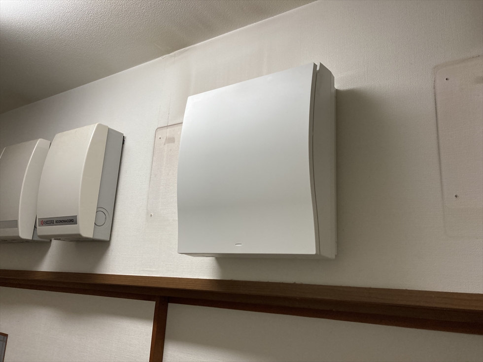施工後(停電時も家中の電気が使える全負荷型ハイブリッド蓄電システムのスイッチボックス)
