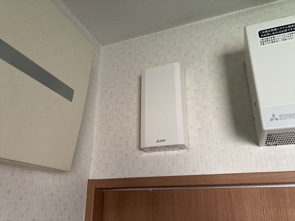 蓄電池導入工事前の屋内分電盤周辺の状況