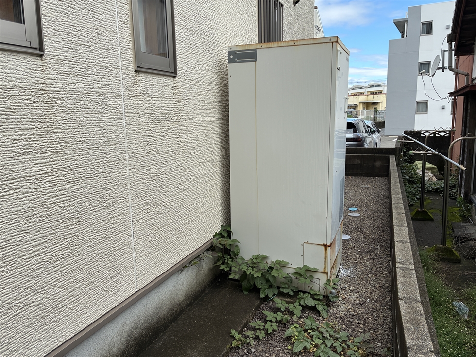 施工前(製造年不明電気温水器)