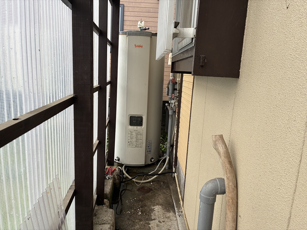 施工前（2011年製 丸形電気温水器）