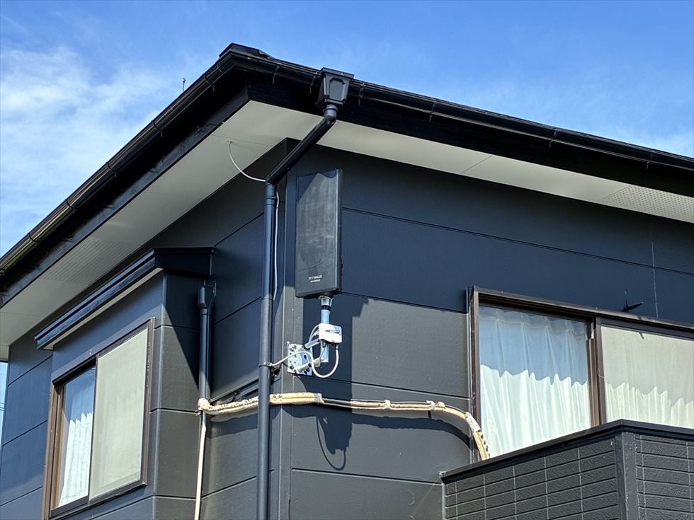 施工後（火災保険を適用し新しく設置された受信性能の高い新型地デジアンテナ）