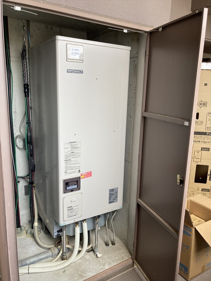 施工前の三菱エコキュート SRT-HPT37W1