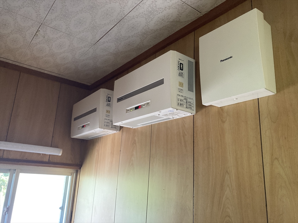2014年に当店で導入されたパナソニック製 約7.2kWの既設パワーコンディショナ(2台設置)