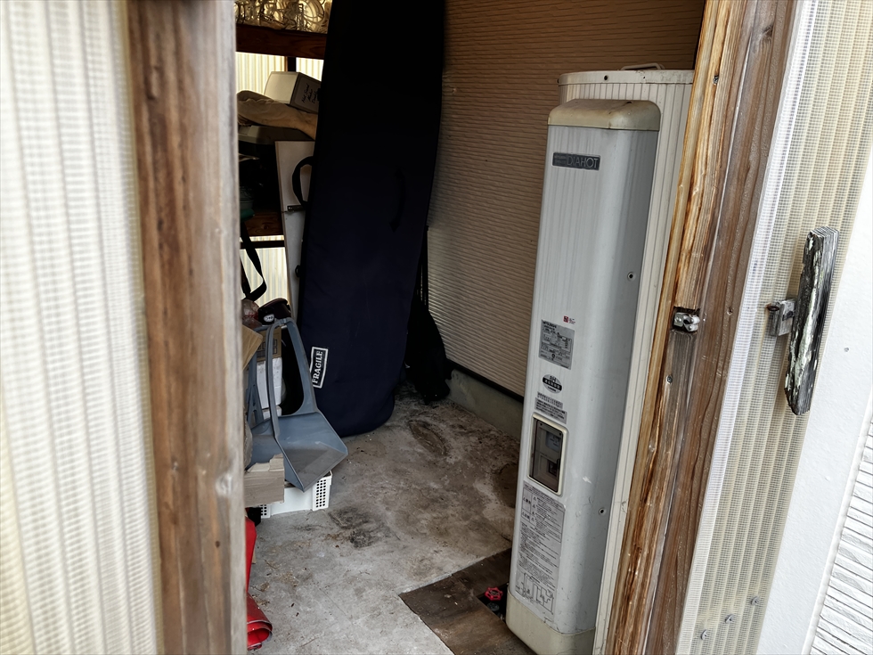 施工前(1999年製電気温水器)