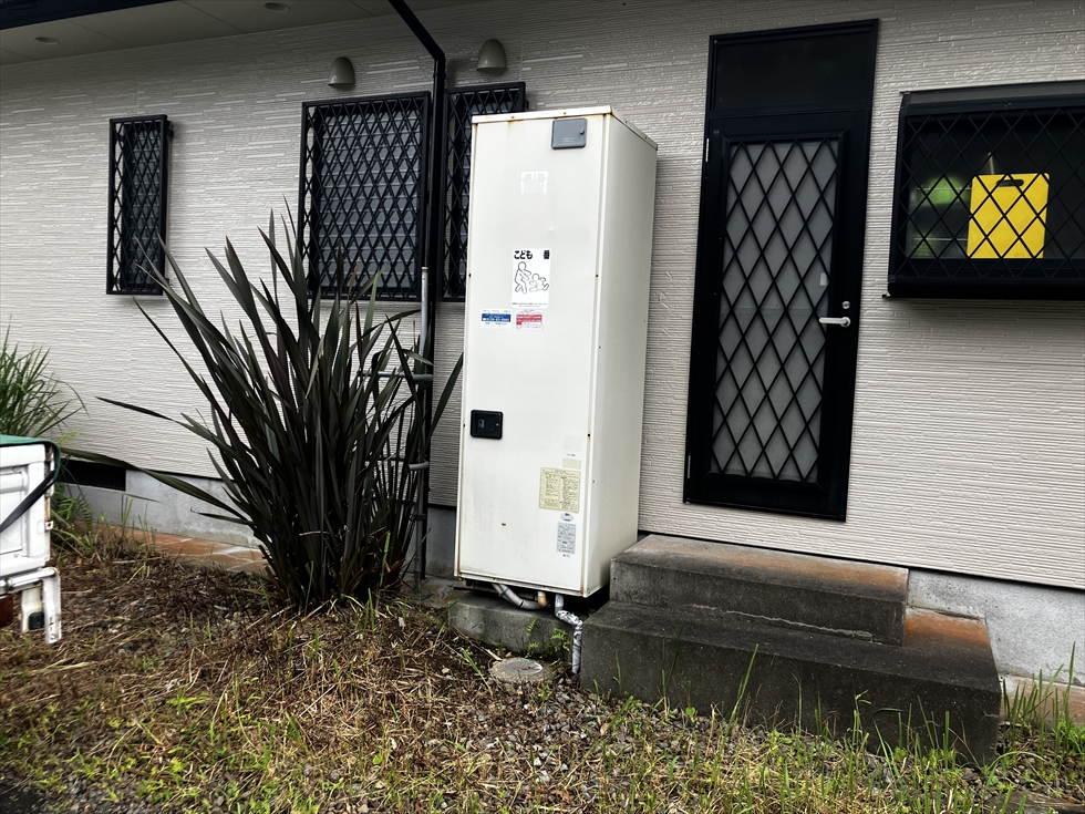 施工前(1997年製電気温水器)