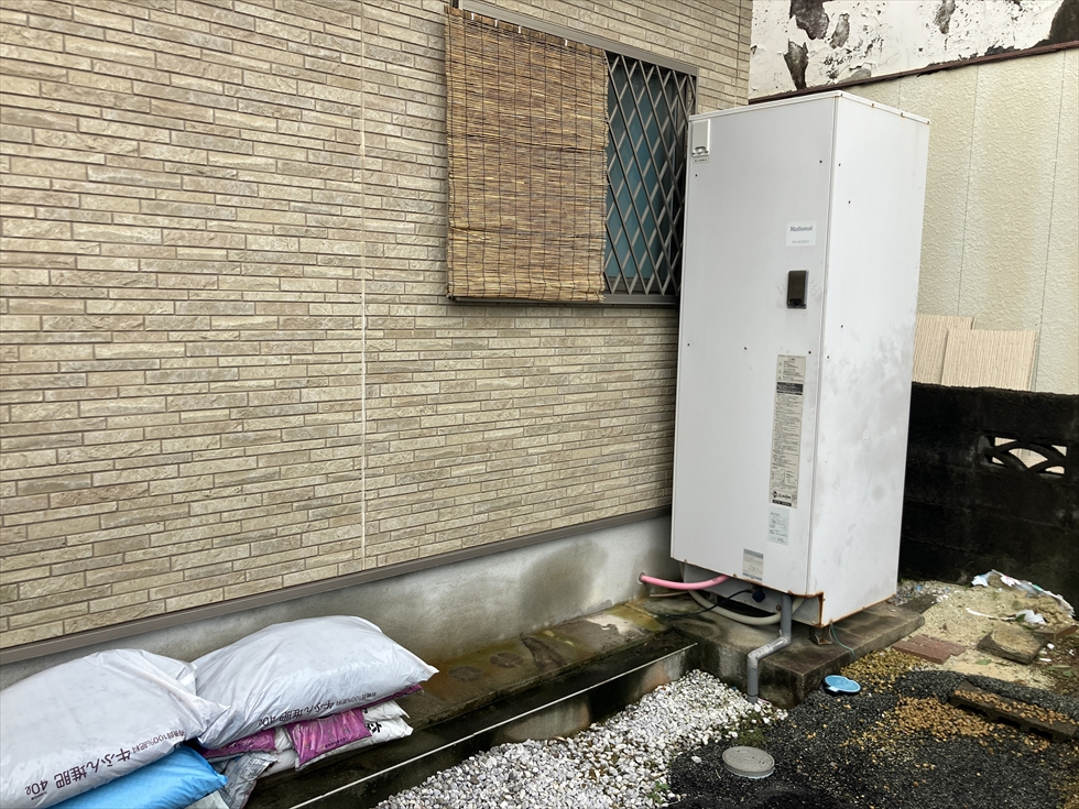 施工前(2008年製電気温水器)