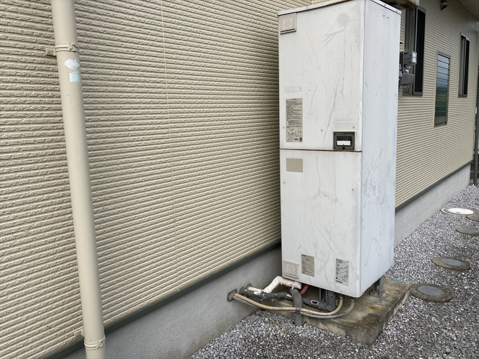 施工前(2004年製 電気温水器)